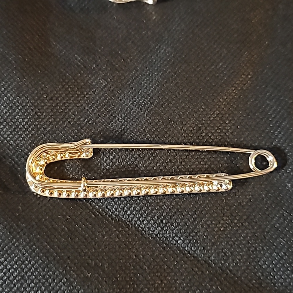 Gold Rhinestone Jumbo Paper Clip - Picture 3 of 8
